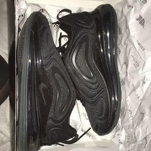 All Black Air Max 720 Women’s Size 8